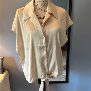 Ladies Button Down Top with tie at the waist . EUC